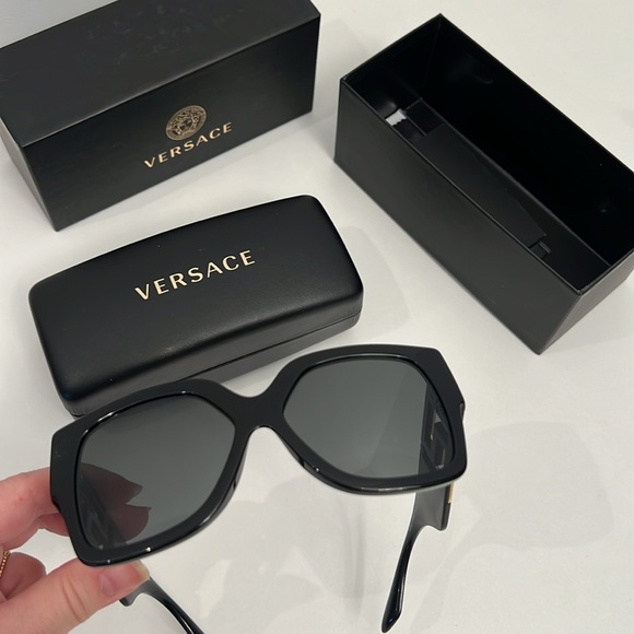 Versace Sunglasses NWT with Box, caring case, cloth - Picture 10 of 11